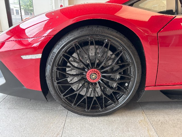 LAMBORGHINI AVENTADOR 2017 Image 25