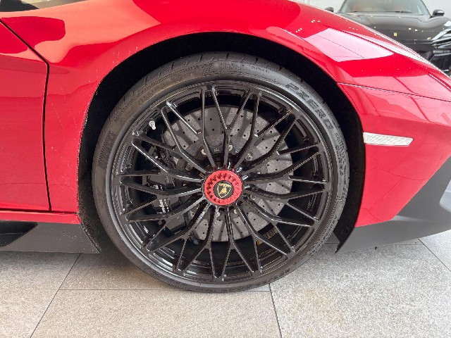 LAMBORGHINI AVENTADOR 2017 Image 28