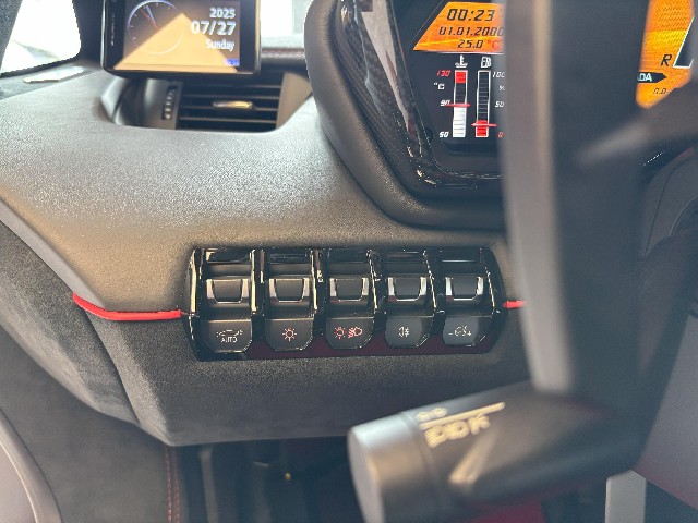 LAMBORGHINI AVENTADOR 2017 Image 38