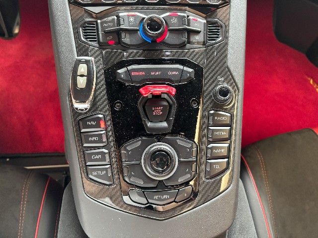 LAMBORGHINI AVENTADOR 2017 Image 43