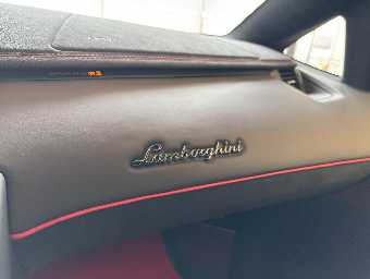 LAMBORGHINI AVENTADOR 2017 Image 40