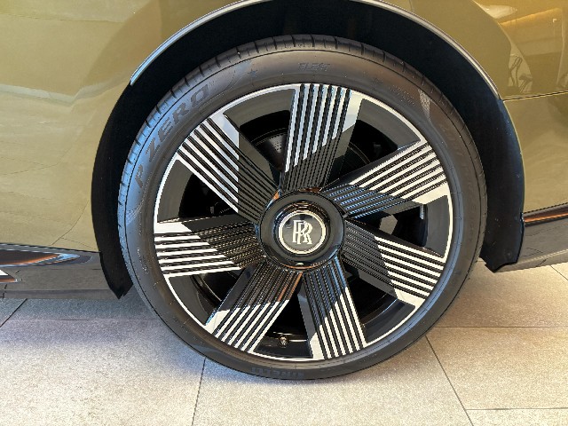 ROLLS ROYCE SPECTRE 2024 Image 25