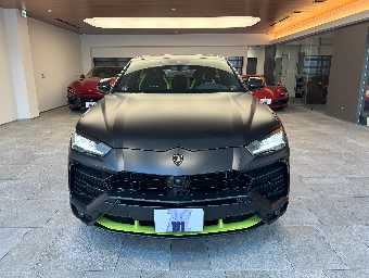 LAMBORGHINI URUS 2022 Image 2