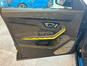 LAMBORGHINI URUS 2022 Image 18