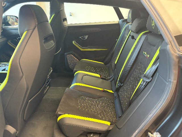 LAMBORGHINI URUS 2022 Image 25