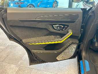 LAMBORGHINI URUS 2022 Image 20