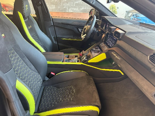 LAMBORGHINI URUS 2022 Image 30