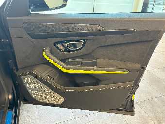 LAMBORGHINI URUS 2022 Image 26