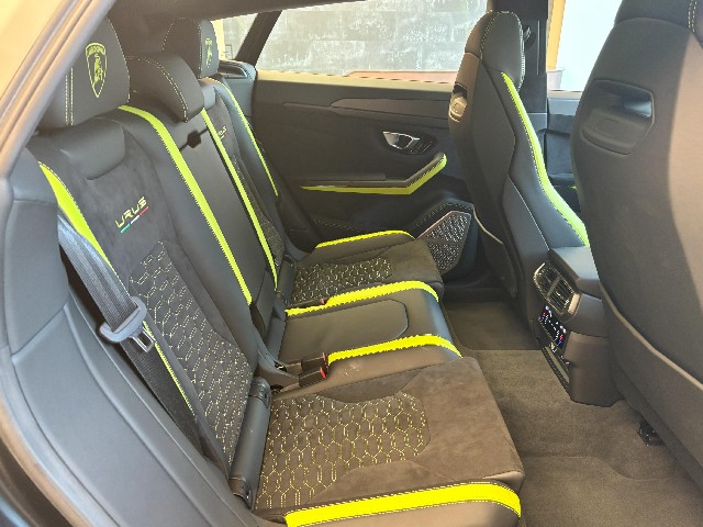 LAMBORGHINI URUS 2022 Image 33