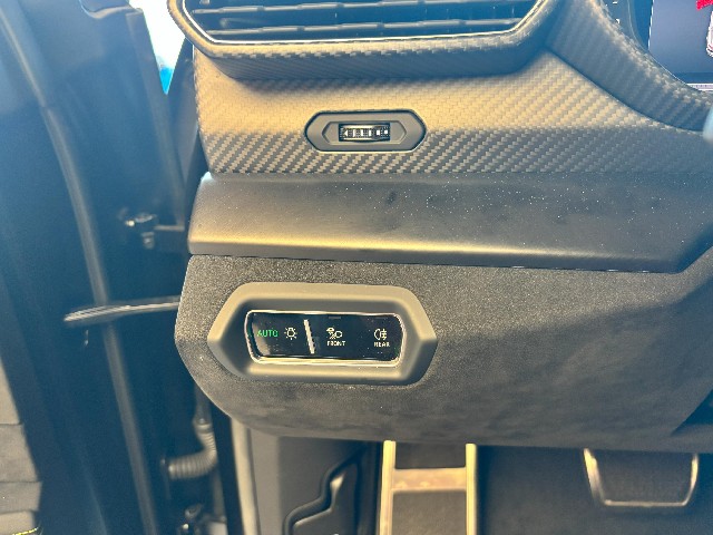 LAMBORGHINI URUS 2022 Image 38