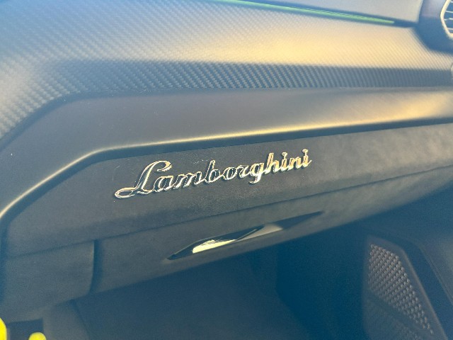 LAMBORGHINI URUS 2022 Image 49