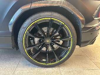 LAMBORGHINI URUS 2022 Image 10