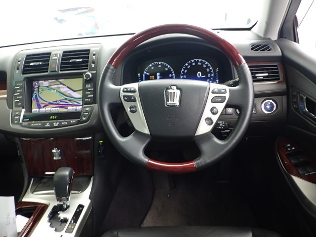 TOYOTA CROWN HYBRID 2012 Image 26