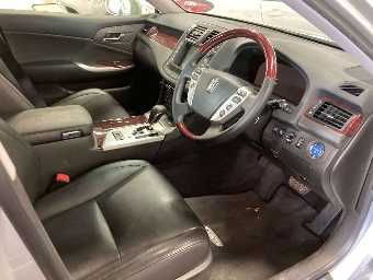 TOYOTA CROWN HYBRID 2012 Image 7