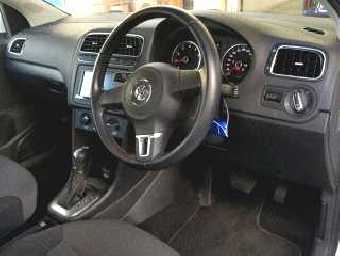 VOLKSWAGEN POLO 2013 Image 3