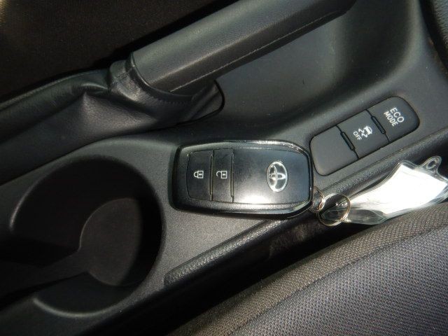 TOYOTA YARIS 2021 Image 32