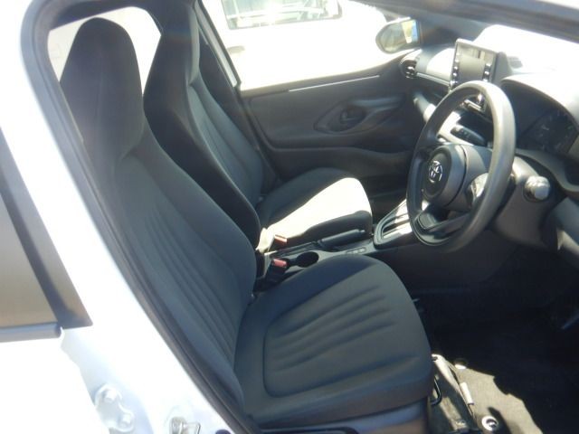 TOYOTA YARIS 2021 Image 33