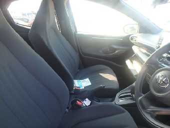 TOYOTA YARIS 2023 Image 18