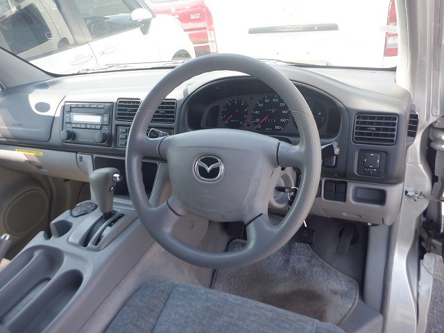 MAZDA BONGO FRIENDEE 2004 Image 23