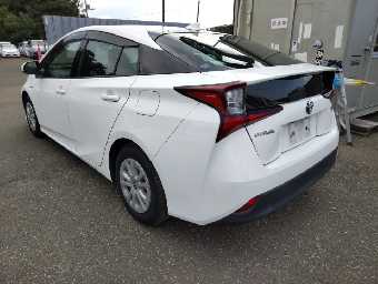 TOYOTA PRIUS 2019 Image 4