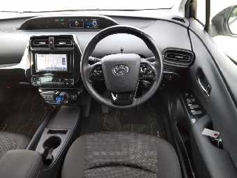 TOYOTA PRIUS 2019 Image 9