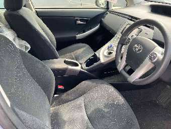 TOYOTA PRIUS 2013 Image 9