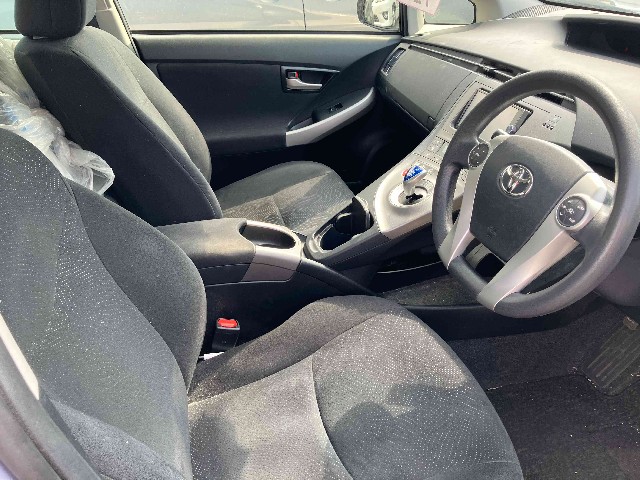 TOYOTA PRIUS 2013 Image 26