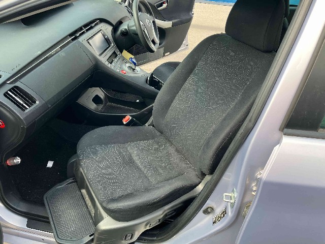 TOYOTA PRIUS 2013 Image 29