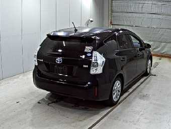 TOYOTA PRIUS ALPHA 2014 Image 2