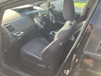 TOYOTA PRIUS ALPHA 2014 Image 10