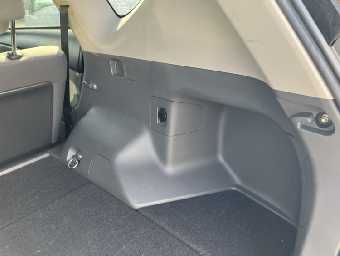 TOYOTA PRIUS ALPHA 2014 Image 16