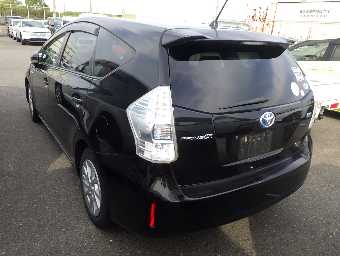 TOYOTA PRIUS ALPHA 2014 Image 3