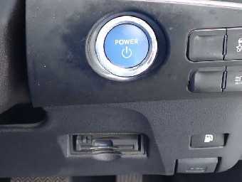 TOYOTA PRIUS 2018 Image 10