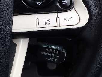 TOYOTA PRIUS 2018 Image 9