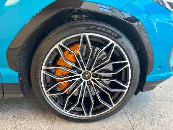 LAMBORGHINI URUS 2025 Image 12