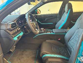 LAMBORGHINI URUS 2025 Image 16