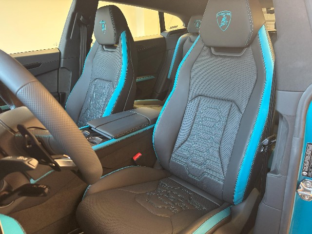 LAMBORGHINI URUS 2025 Image 23