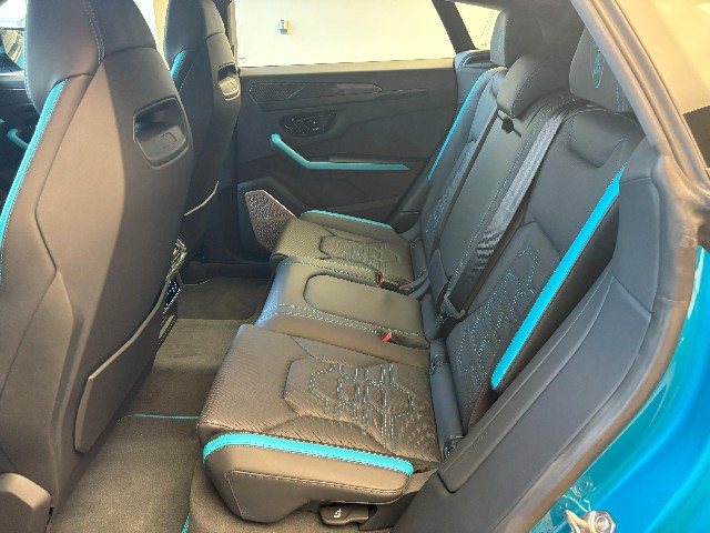 LAMBORGHINI URUS 2025 Image 25