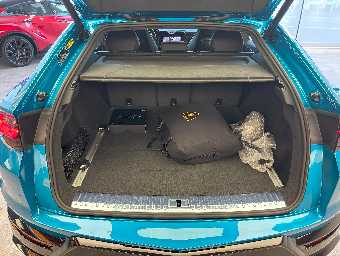 LAMBORGHINI URUS 2025 Image 21