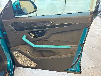 LAMBORGHINI URUS 2025 Image 26