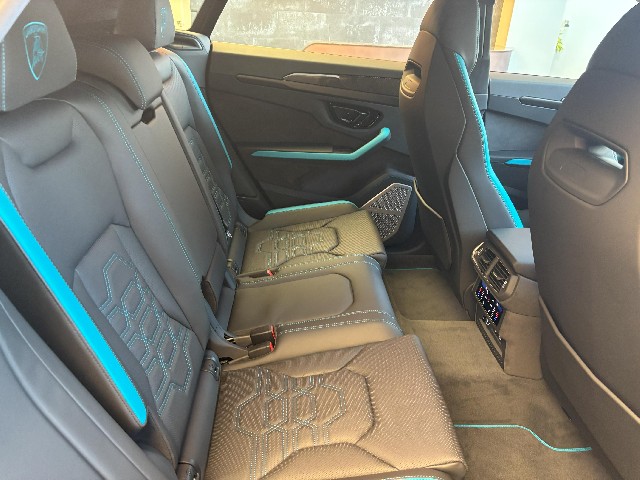 LAMBORGHINI URUS 2025 Image 33