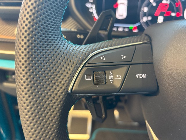 LAMBORGHINI URUS 2025 Image 37