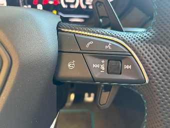 LAMBORGHINI URUS 2025 Image 32