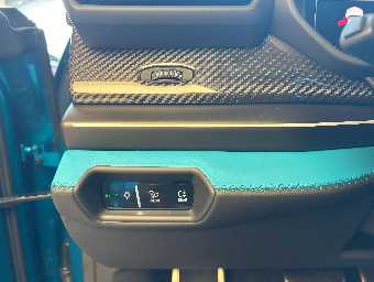 LAMBORGHINI URUS 2025 Image 33