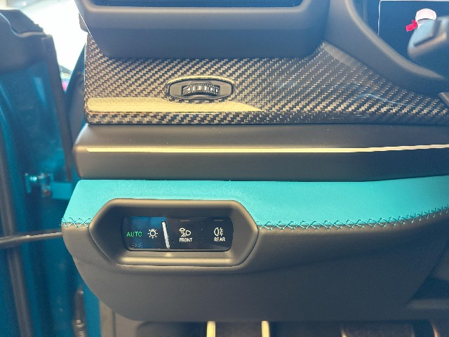 LAMBORGHINI URUS 2025 Image 39