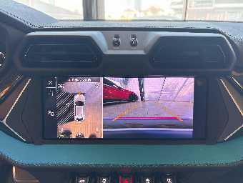 LAMBORGHINI URUS 2025 Image 34