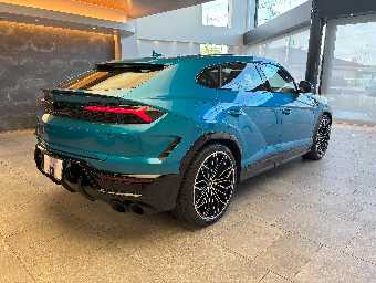 LAMBORGHINI URUS 2025 Image 5