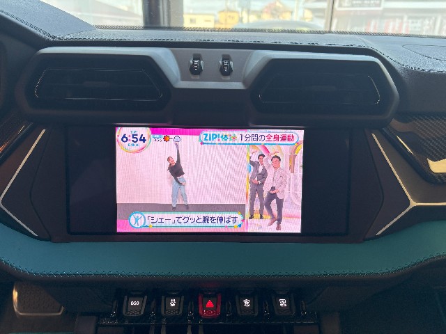 LAMBORGHINI URUS 2025 Image 43