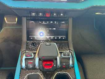 LAMBORGHINI URUS 2025 Image 38