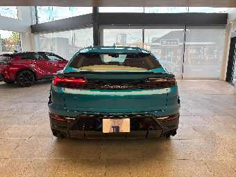 LAMBORGHINI URUS 2025 Image 6